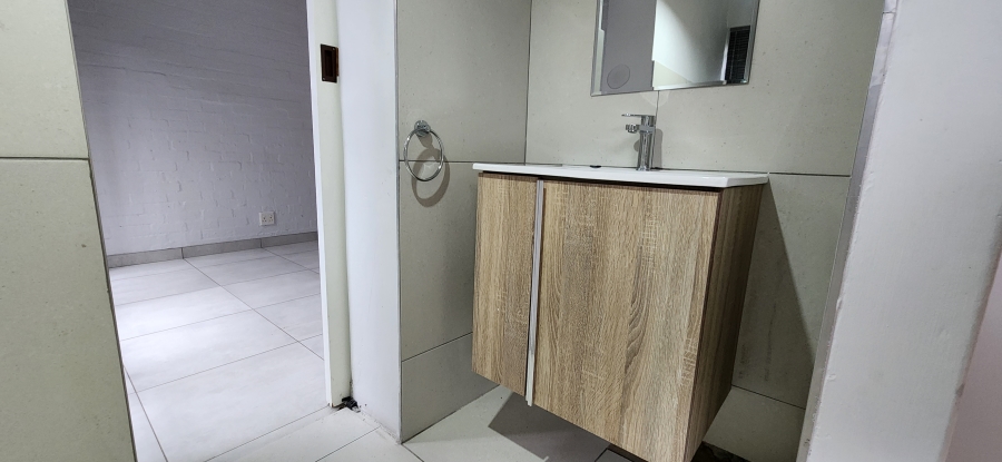To Let 4 Bedroom Property for Rent in Bloubergrant Western Cape